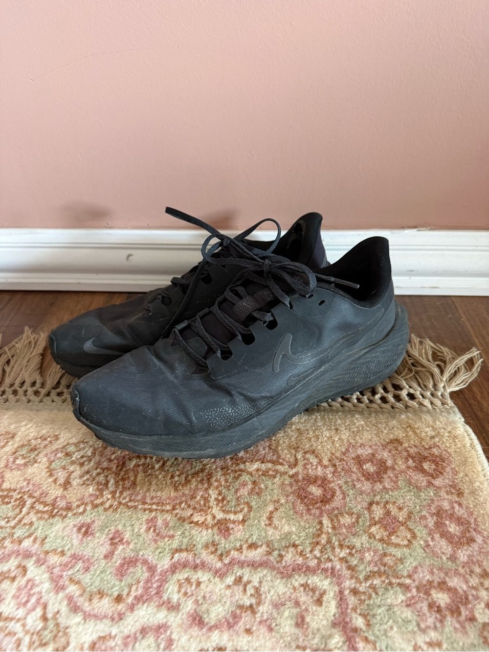 Nike Air Zoom Pegasus 39 Shield Men’s Size 10 Black Weatherized Running Shoes